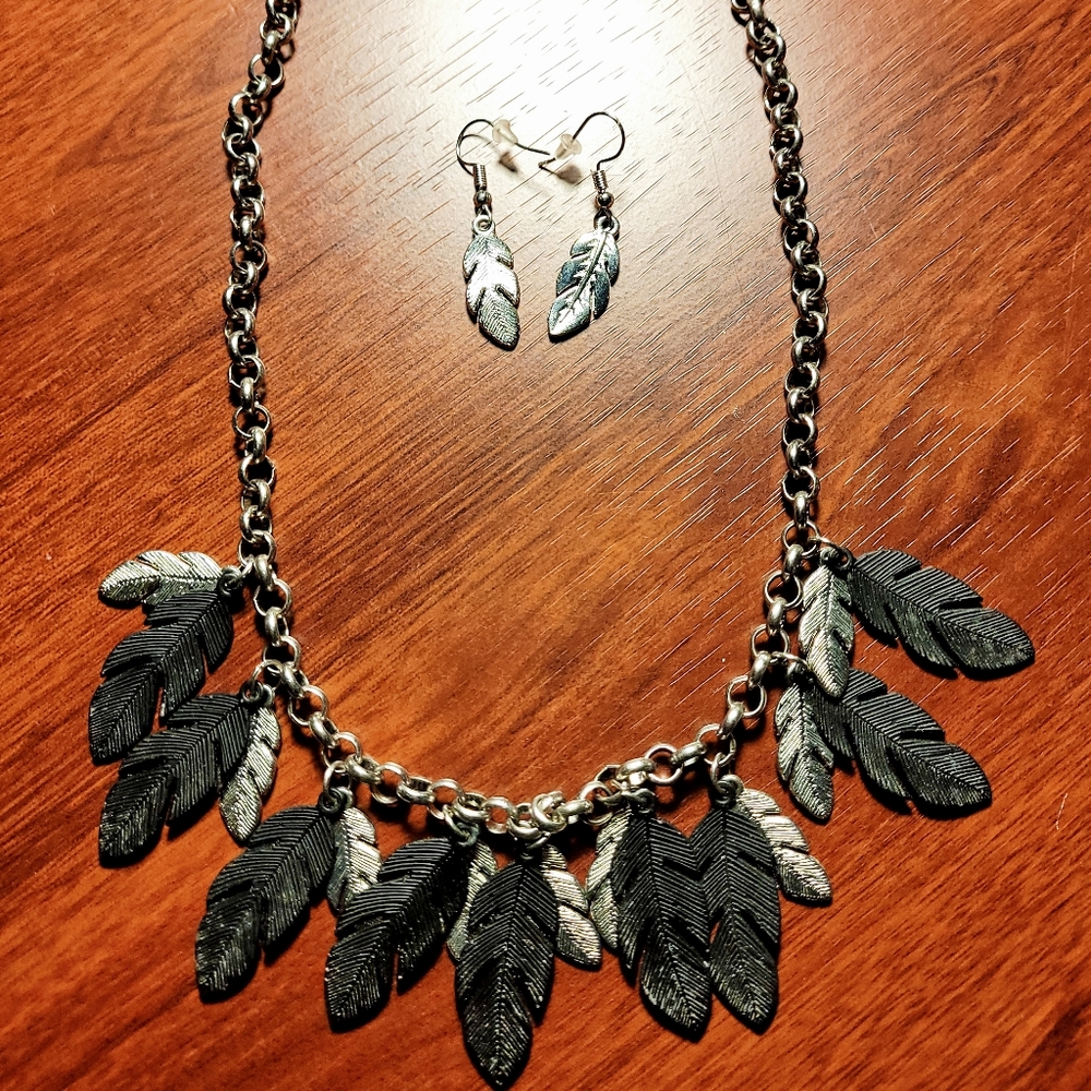 Necklace w/ earrings
